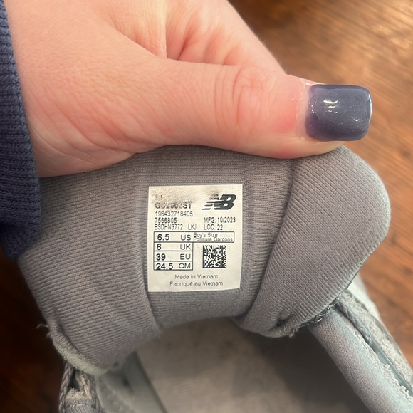 New Balance 2002R Sneakers - Picture 5 of 5